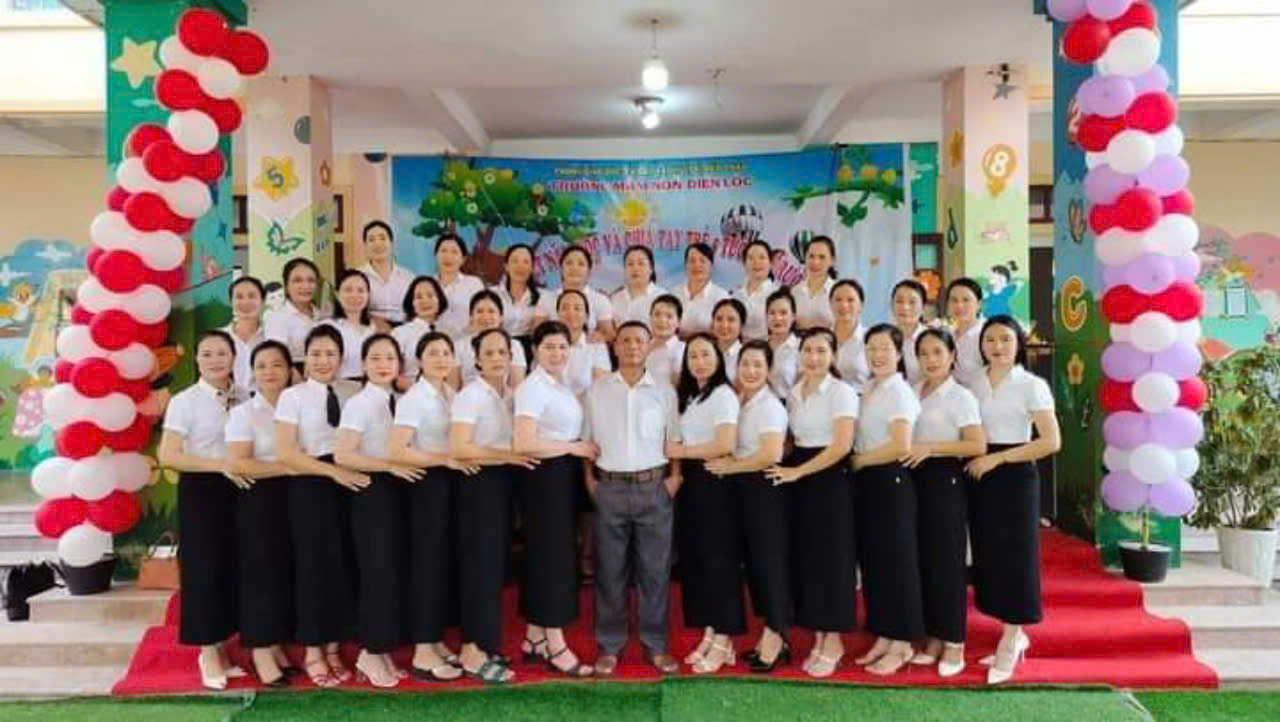 Tập thể CB, GVCNV nhà trường